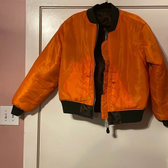 100% Flight Nylon: The MA-1 Flight Jacket is in size large.Excellent condition - Picture 5 of 7